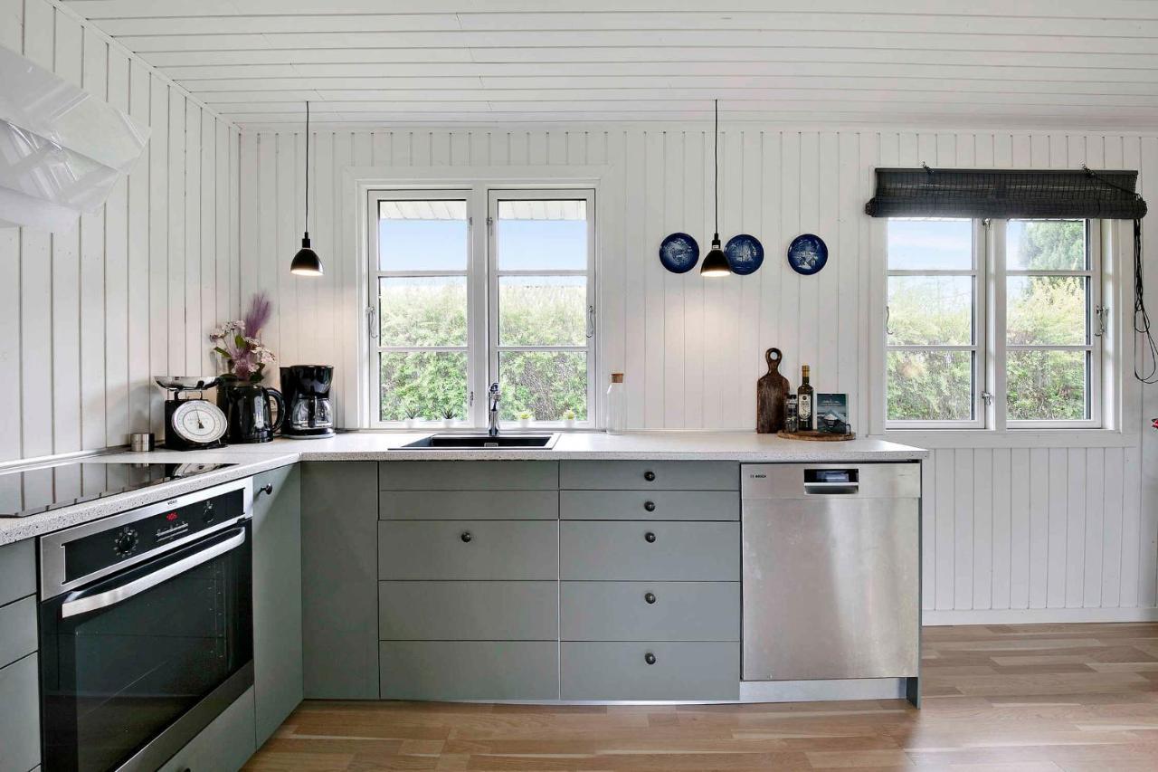 Nyistandsat Sommerhus Med Kaerlighed Og Sjael Kyndelose Exteriér fotografie