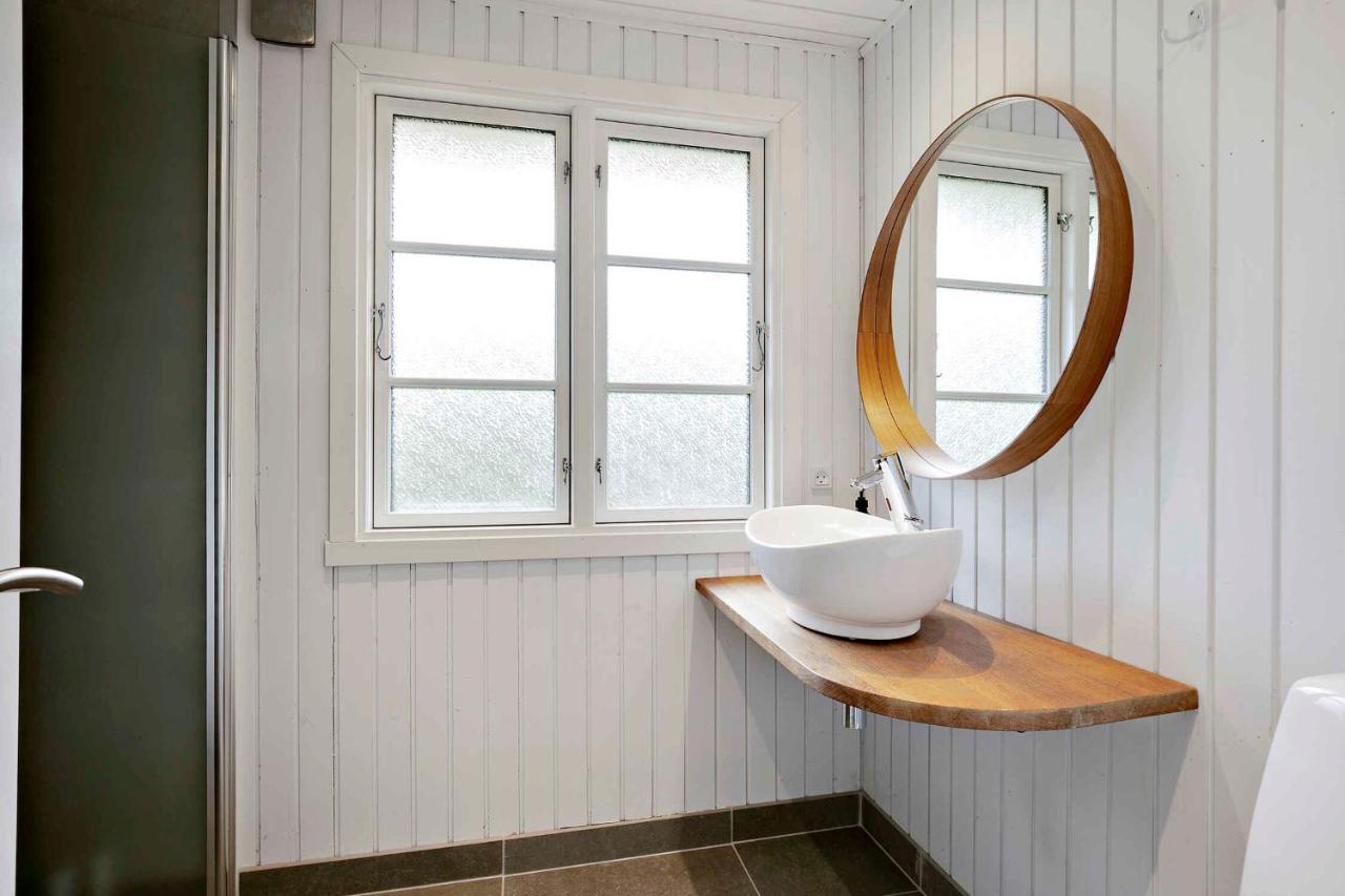 Nyistandsat Sommerhus Med Kaerlighed Og Sjael Kyndelose Exteriér fotografie